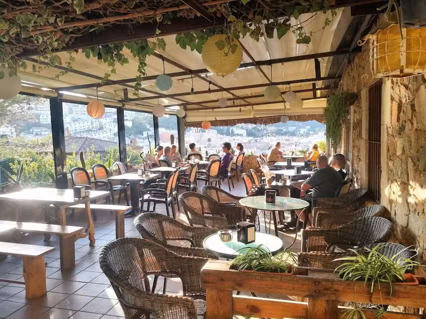 Vila Vella Terraza Bar