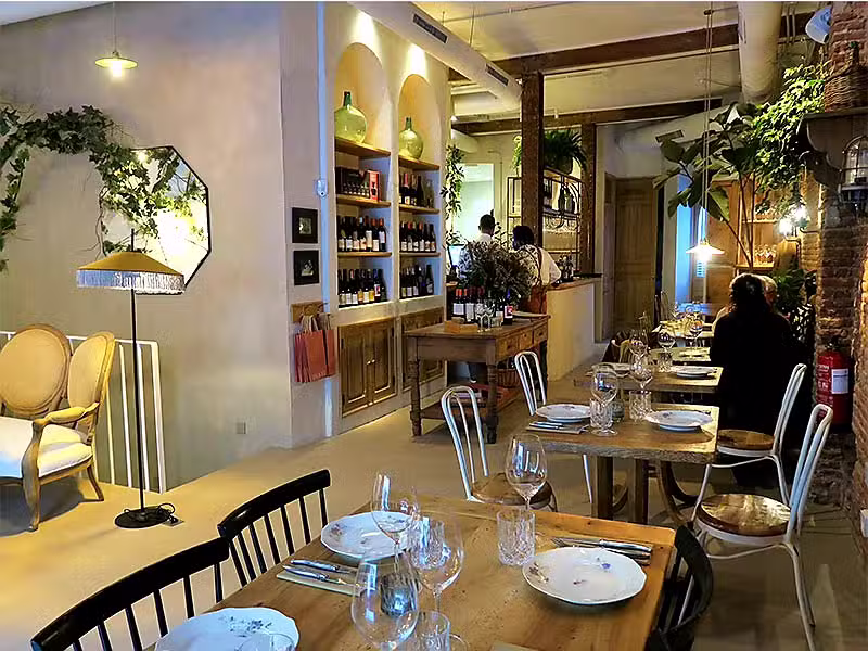 Vinology Conde de Aranda | Wine Bar & Restaurante &middot; Eventos &middot; Tienda &middot; Club