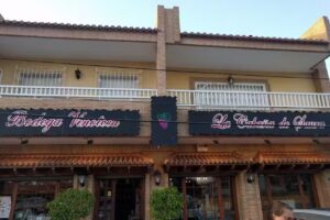 Vinoteca Bodega La Caba&ntilde;a de Saura