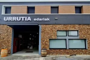 Vinoteca-Upategia Urrutia Edariak
