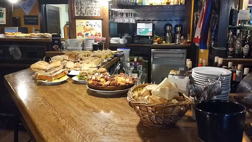 Willow&rsquo;s Tavern