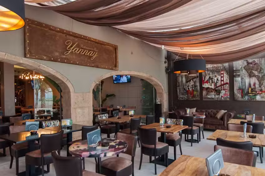 Yannay Cocktail Bar Restaurante