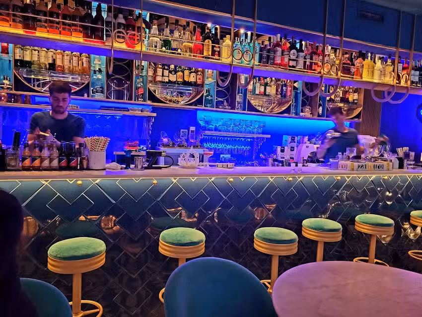 ZAFYRO Cocktail Experience