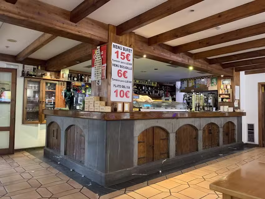 ZONA ZERO (Zona Zer0, La Terraza del Hostal)